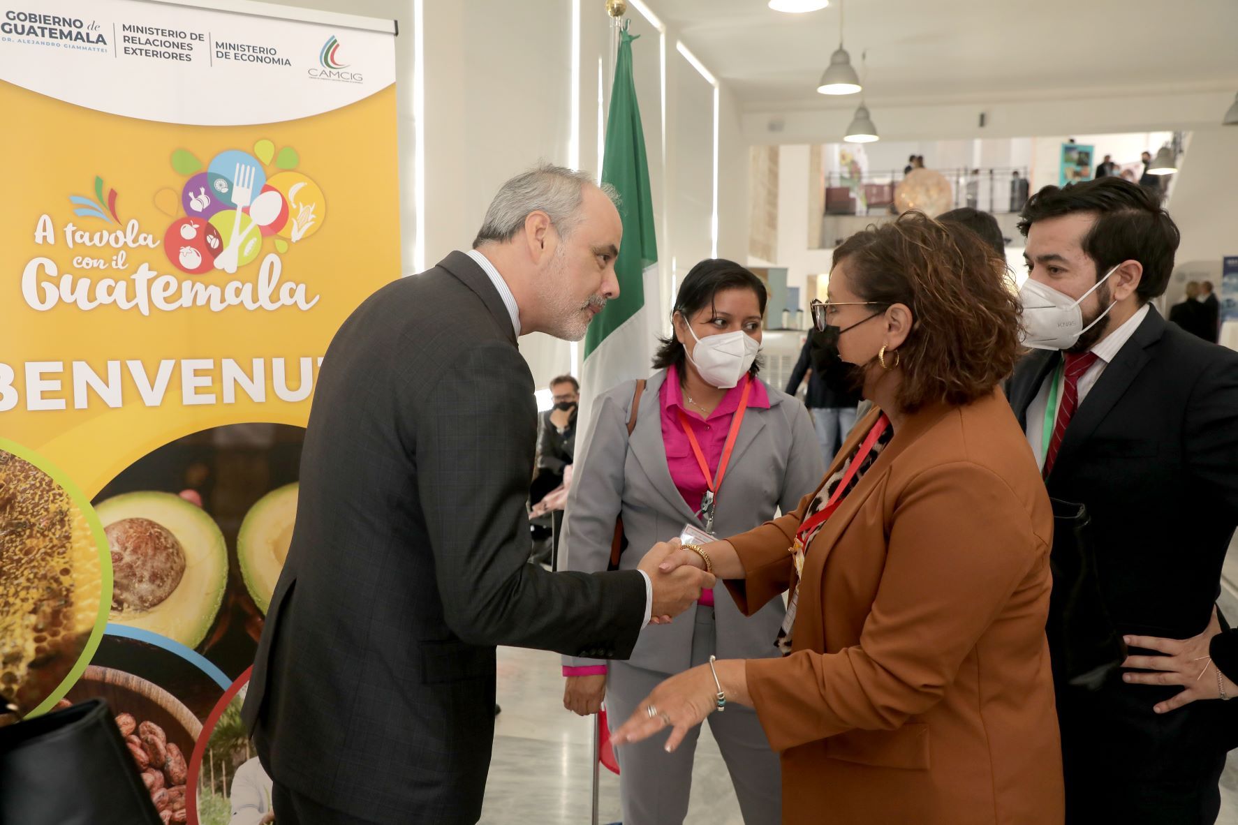 Productos agroalimentarios guatemaltecos conquistan empresarios italianos