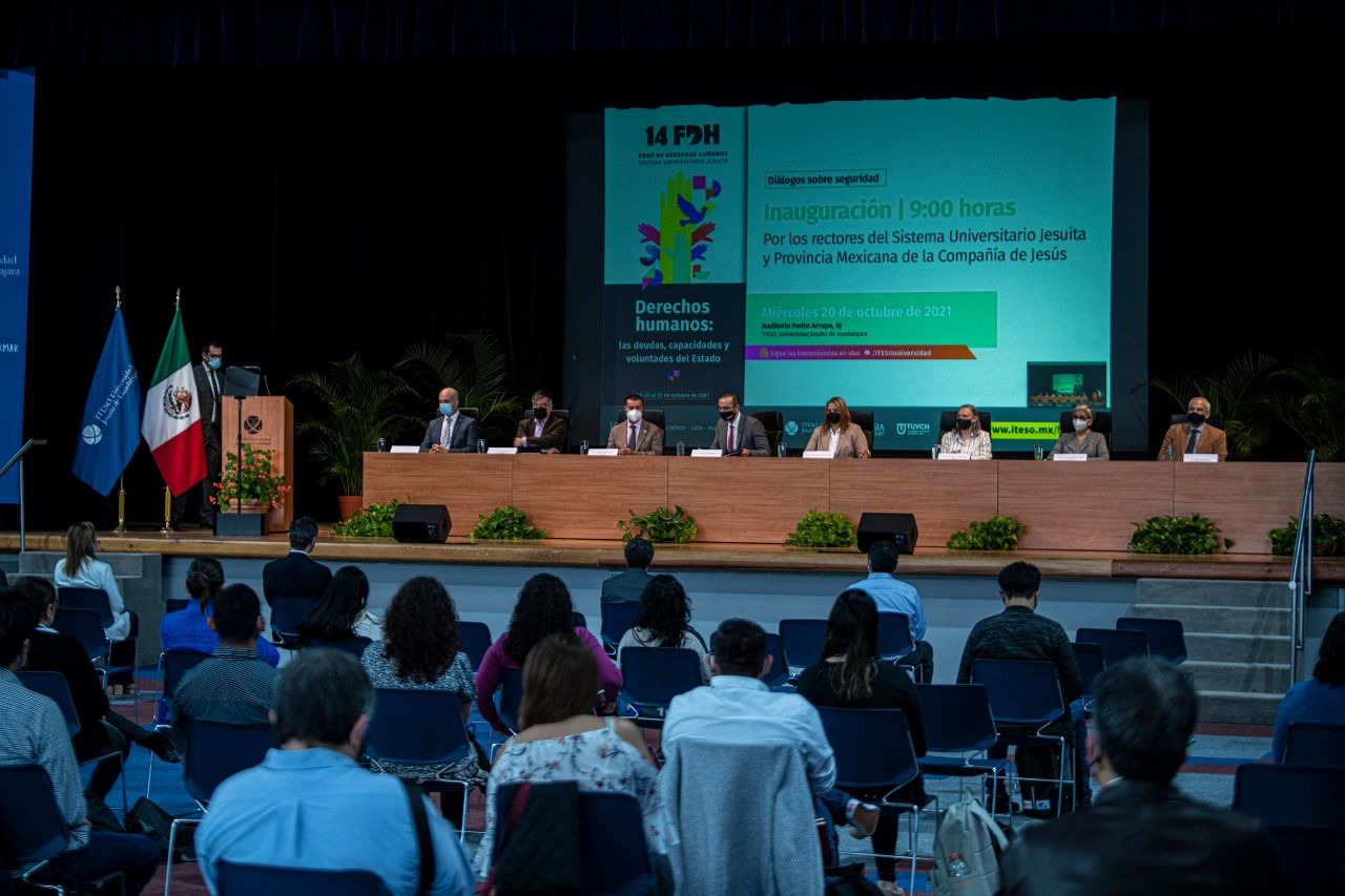 Recibe el Premio Tata Vasco, el Centro Fray Julián Garcés Derechos Humanos y Desarrollo Local, A.C
