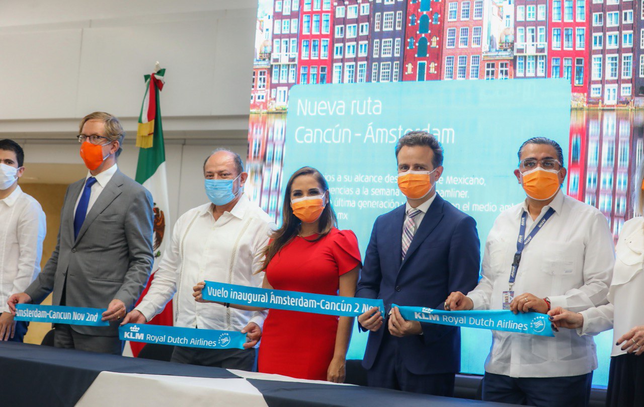 RECIBEN AUTORIDADES NUEVO VUELO DE ÁMSTERDAM A CANCÚN