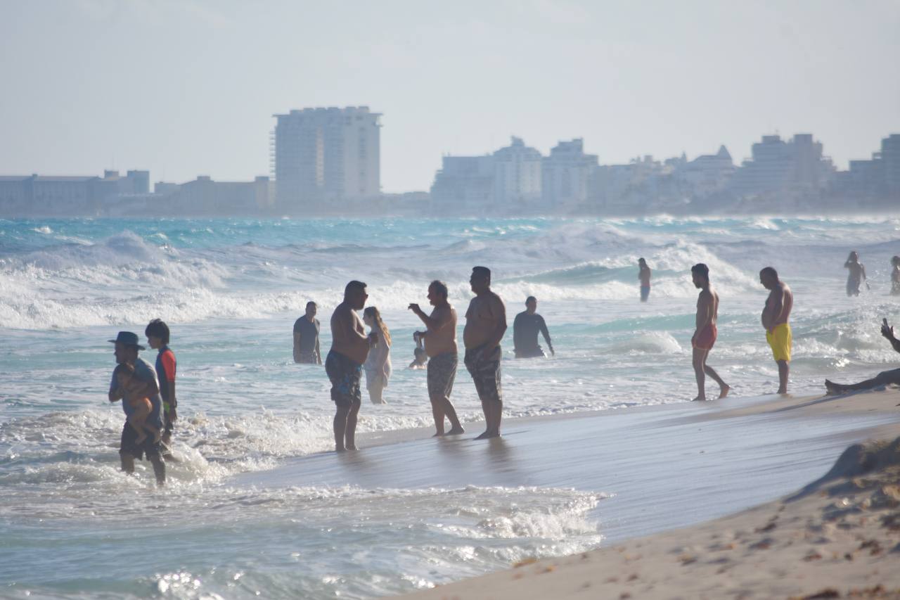 EN CANCÚN DISFRUTAN DE PLAYAS LIMPIAS Y CERTIFICADAS