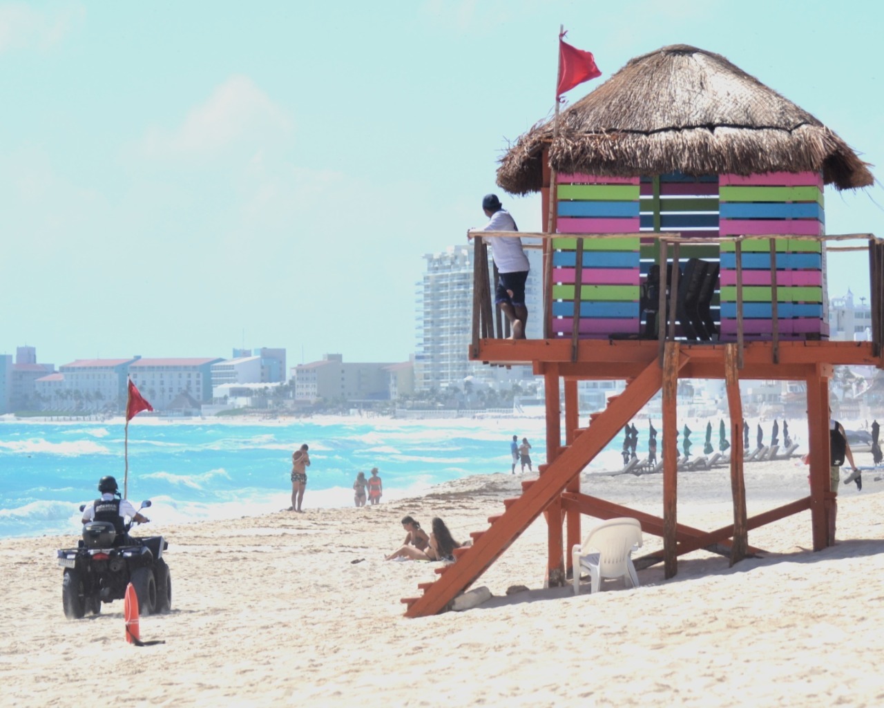 REFUERZAN PRESENCIA DE GUARDAVIDAS EN PLAYAS