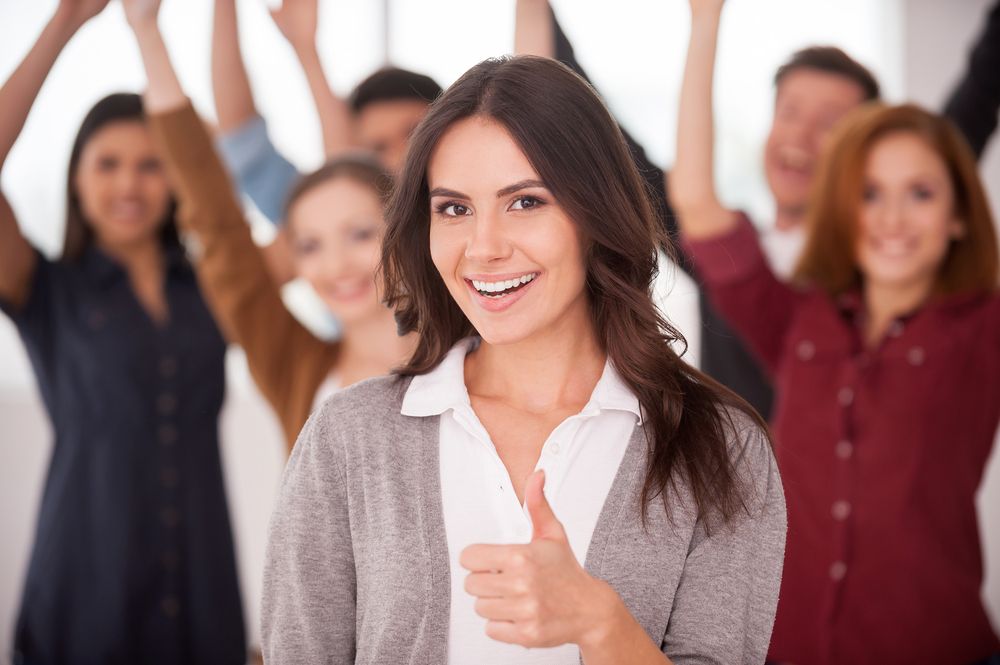¿Qué son y cómo conseguir créditos grupales a mujeres?