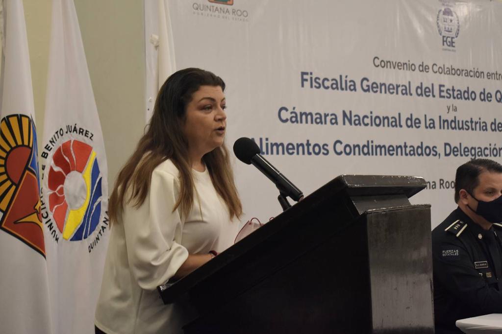 ATESTIGUAN AUTORIDADES MUNICIPALES FIRMA DE CONVENIO FGE-CANIRAC