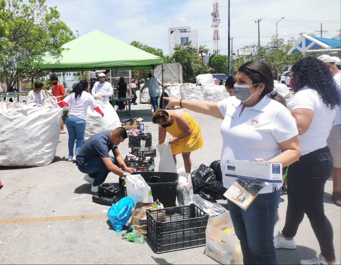 CONTINÚAN EXITOSAS JORNADAS DE RECICLAJE EN CANCÚN