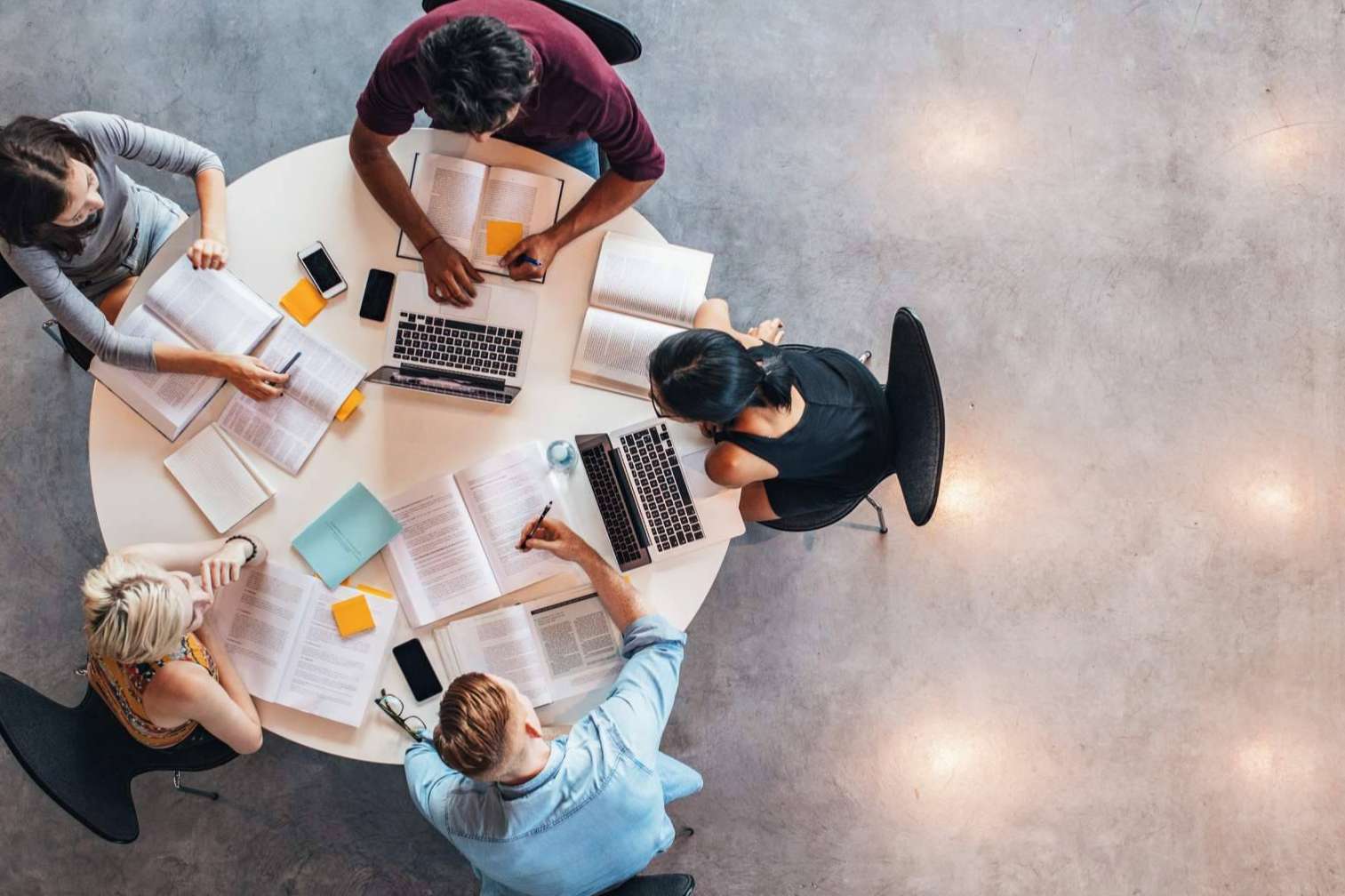 Instituto de Estudios y Empleo es una consultoría de educación reconocida en España y Latinoamérica