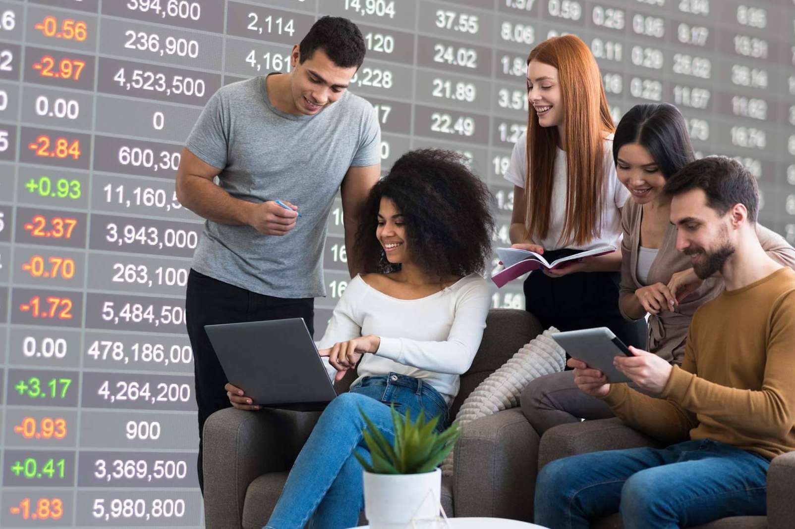 HollyMontt lanza su innovador simulador de inversiones en una nueva versión gamificada que sirve para aprender a invertir en los mercados financieros