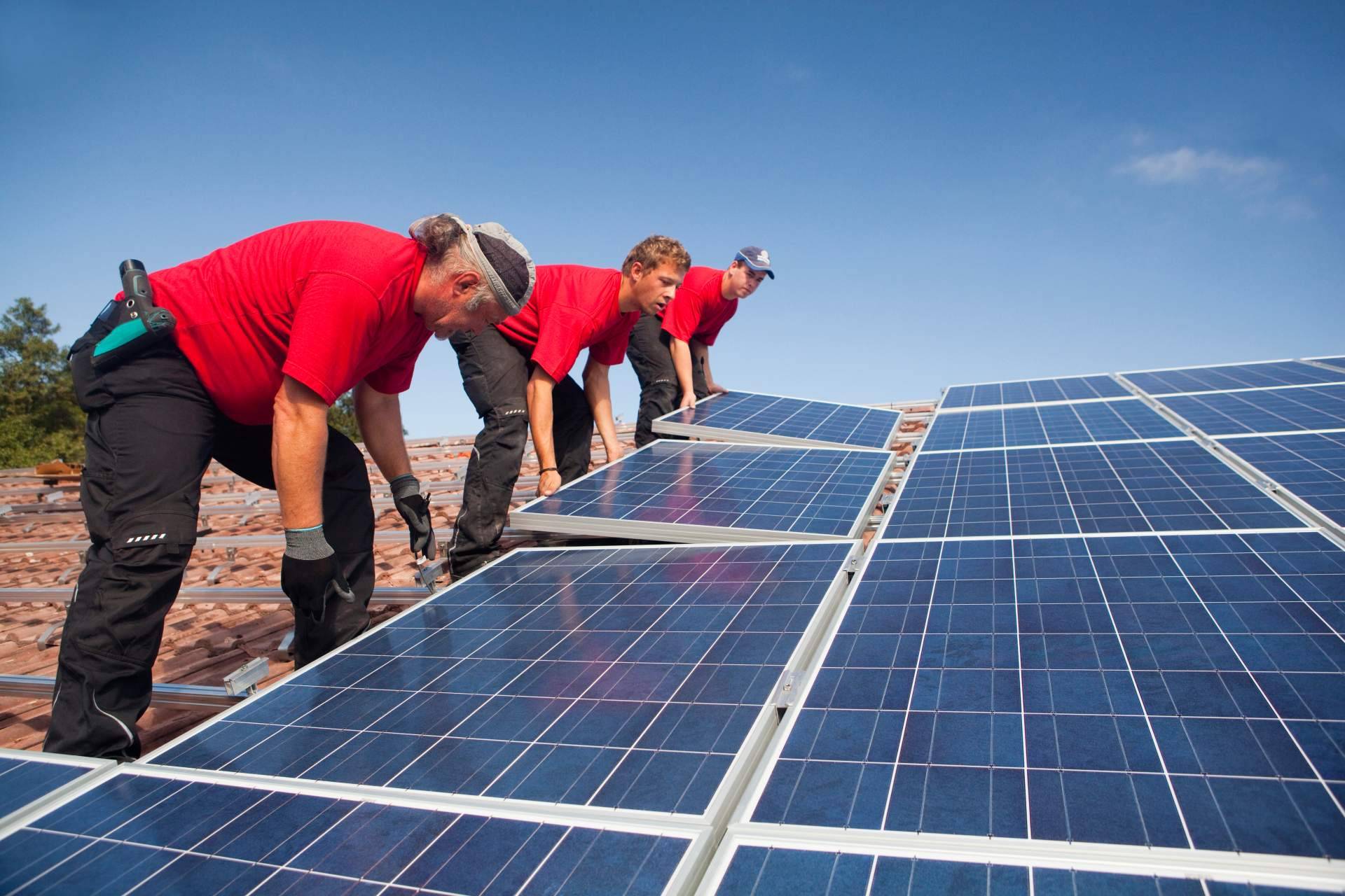 Las ventajas de los terrenos de gran extensión para la generación de energías limpias, por EXS Inmobiliaria