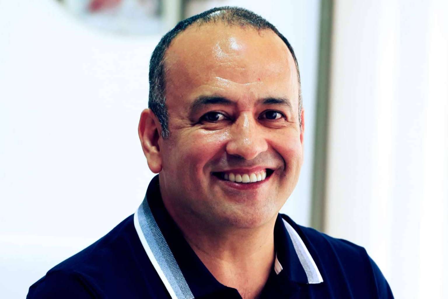Recuperar la sonrisa y funcionalidad con implantes dentales de Odontología de Marlon Becerra