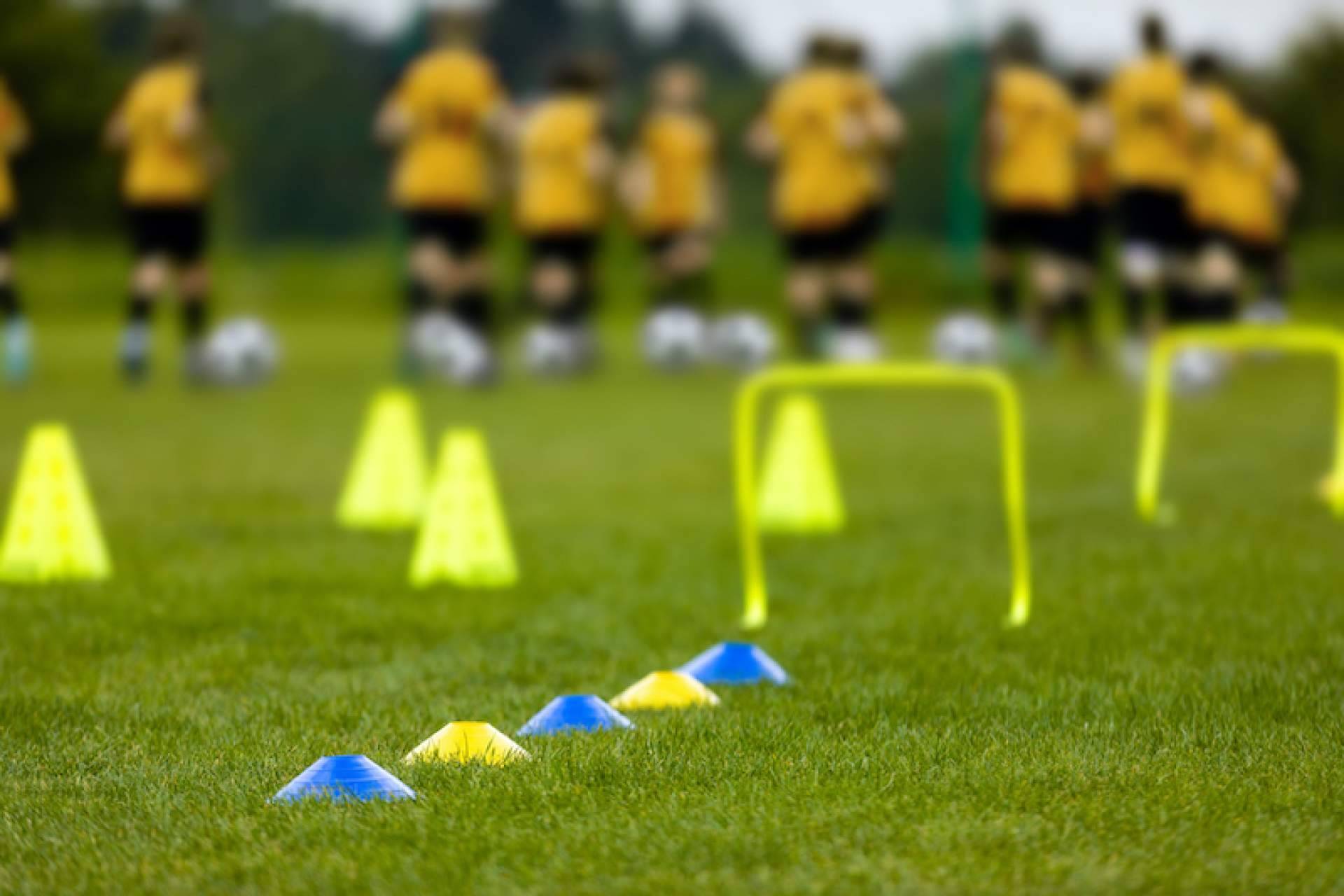 Los programas intensivos para convertirse en futbolista profesional que brinda la academia argentina de fútbol Triunfar
