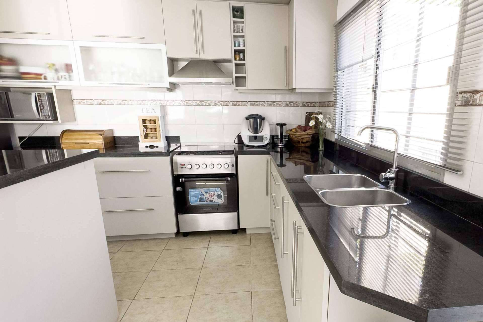 Diseñar muebles a medida para un hogar exclusivo